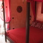 Rosa d'Oriente | Camera Romantica vicino mare Gaeta | Serapo Bed & Breakfast a Gaeta